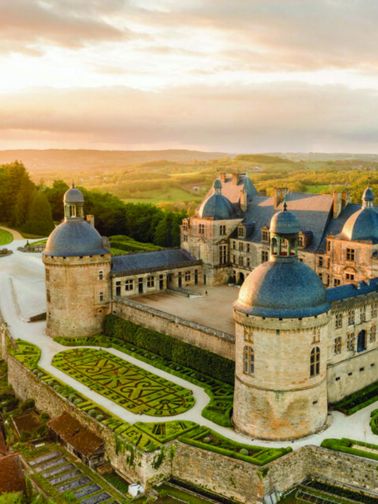 que-faire-en-dordogne-chateau-hautefort-perigord